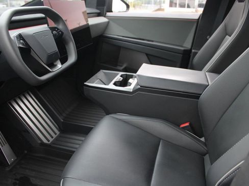 Used 2024 Tesla Cybertruck Cyberbeast AWD/4WD image 11