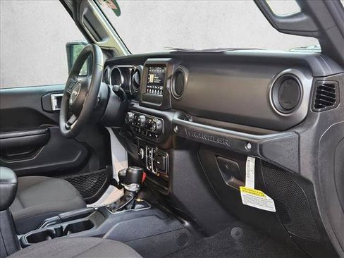 Used 2023 Jeep Wrangler Unlimited w/ Convenience Group AWD/4WD image 19