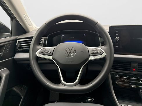 Used 2025 Volkswagen Jetta SE w/ Sunroof Package FWD image 12