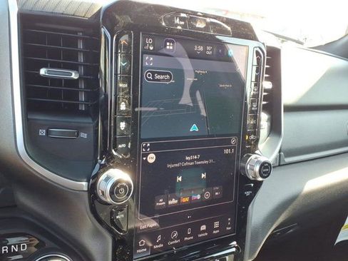 New 2026 RAM 1500 4x4 Crew Cab image 8