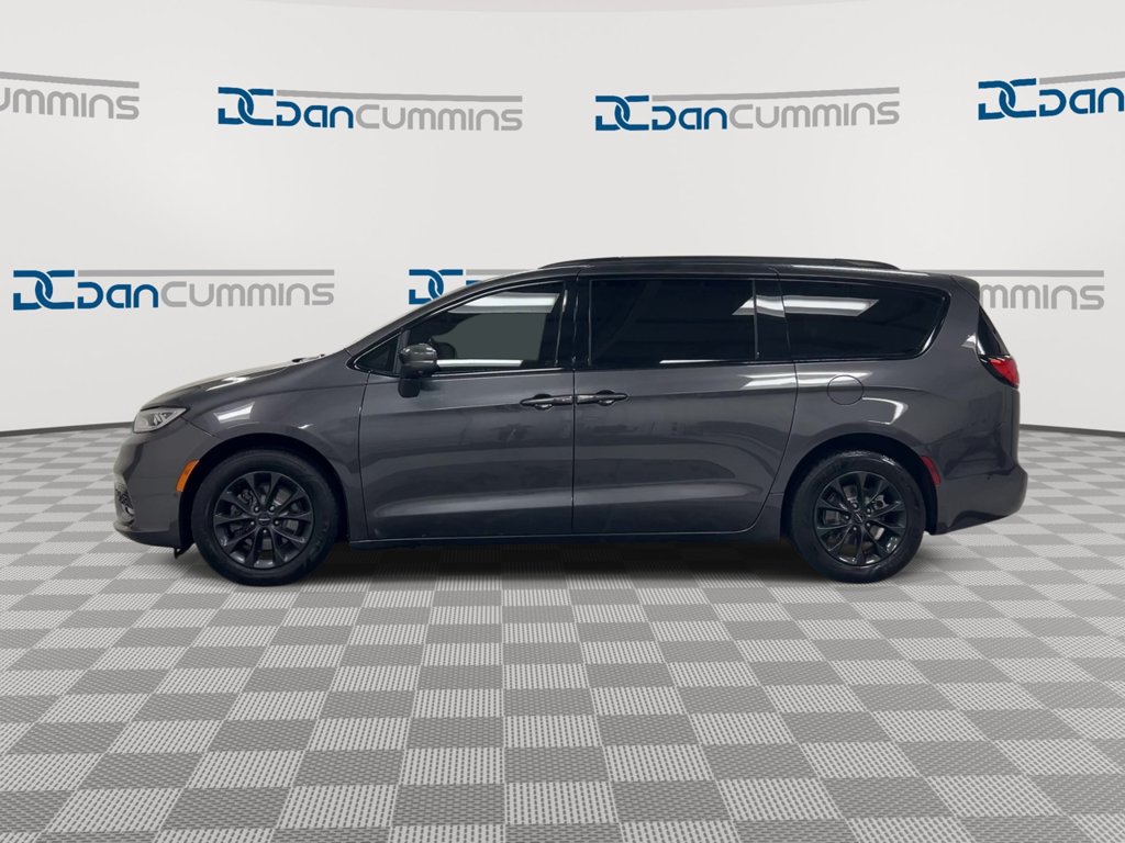 Used 2021 Chrysler Pacifica Touring-L w/ Premium & Safety Sphere Group FWD image 5