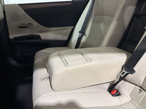 Used 2024 Lexus ES 350 w/ Premium Package image 35