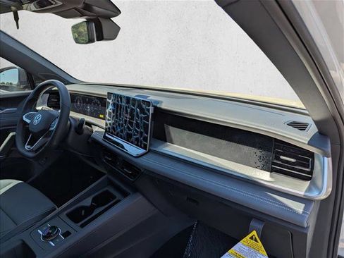 New 2026 Volkswagen Tiguan SE R-Line FWD image 25