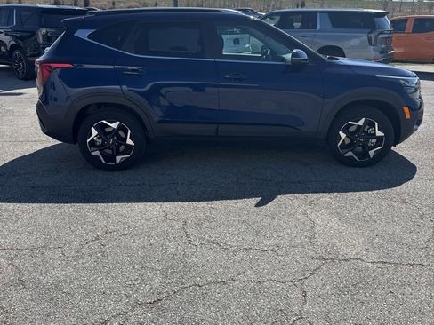 Used 2025 Kia Seltos EX w/ EX Sunroof Package image 7