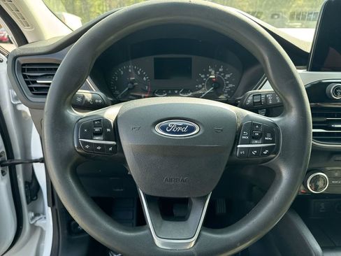 Used 2022 Ford Escape SE FWD image 16