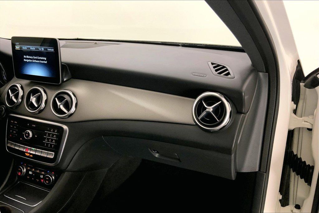 Used 2019 Mercedes-Benz GLA 250 4MATIC image 23