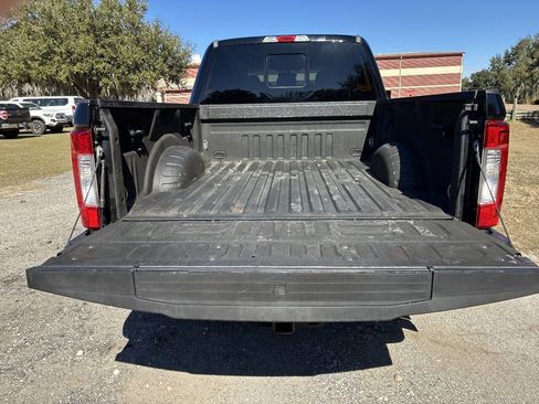 Used 2017 Ford F250 Lariat w/ Chrome Package image 8