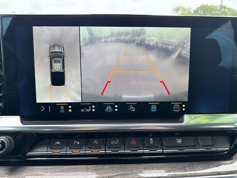 Used 2023 Chevrolet Silverado 1500 LTZ w/ Technology Package AWD/4WD image 22