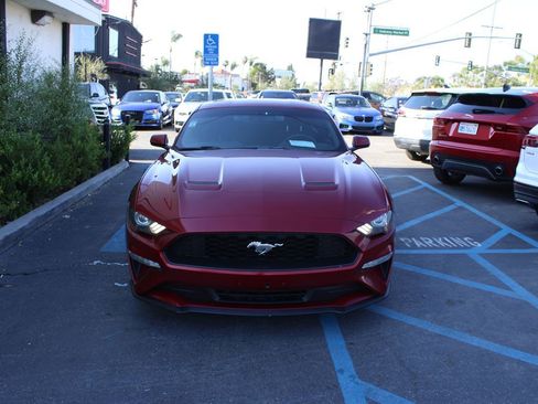 Used 2018 Ford Mustang Coupe RWD image 2
