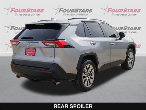 Used 2020 Toyota RAV4 XLE Premium image 4