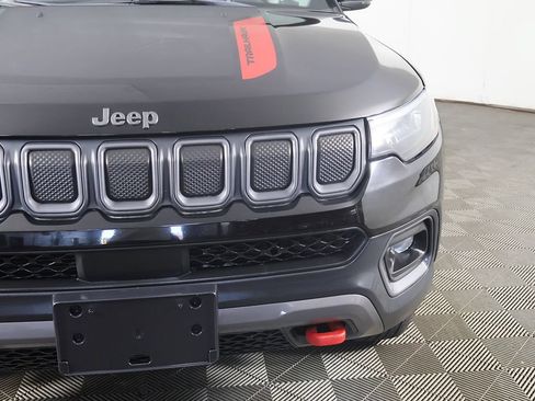 Used 2022 Jeep Compass Trailhawk AWD/4WD image 12
