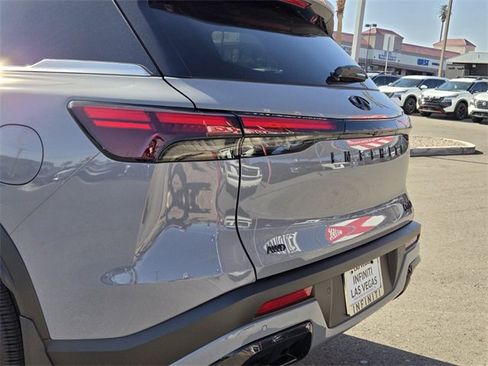 Certified 2025 INFINITI QX60 Luxe w/ Black Edition image 9