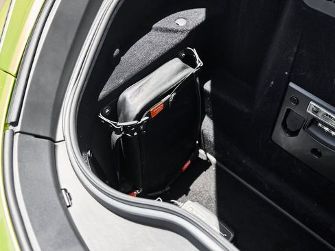 Used 2023 McLaren GT RWD image 18