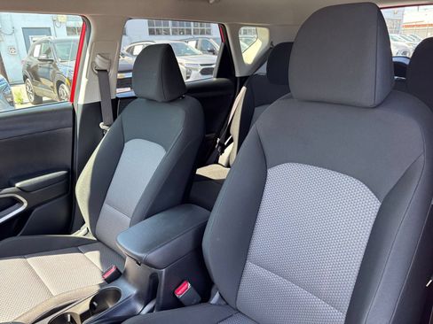Used 2025 Kia Soul LX w/ LX Technology Package FWD image 36