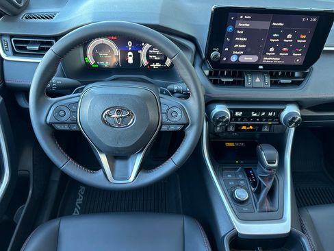 Certified 2025 Toyota RAV4 XSE image 19