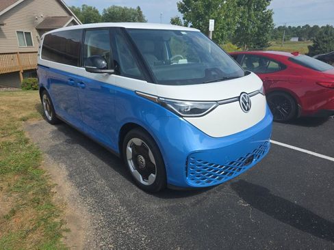 Used 2025 Volkswagen ID. Buzz Pro S Plus AWD/4WD image 2
