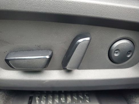 New 2025 Mitsubishi Outlander SE image 16