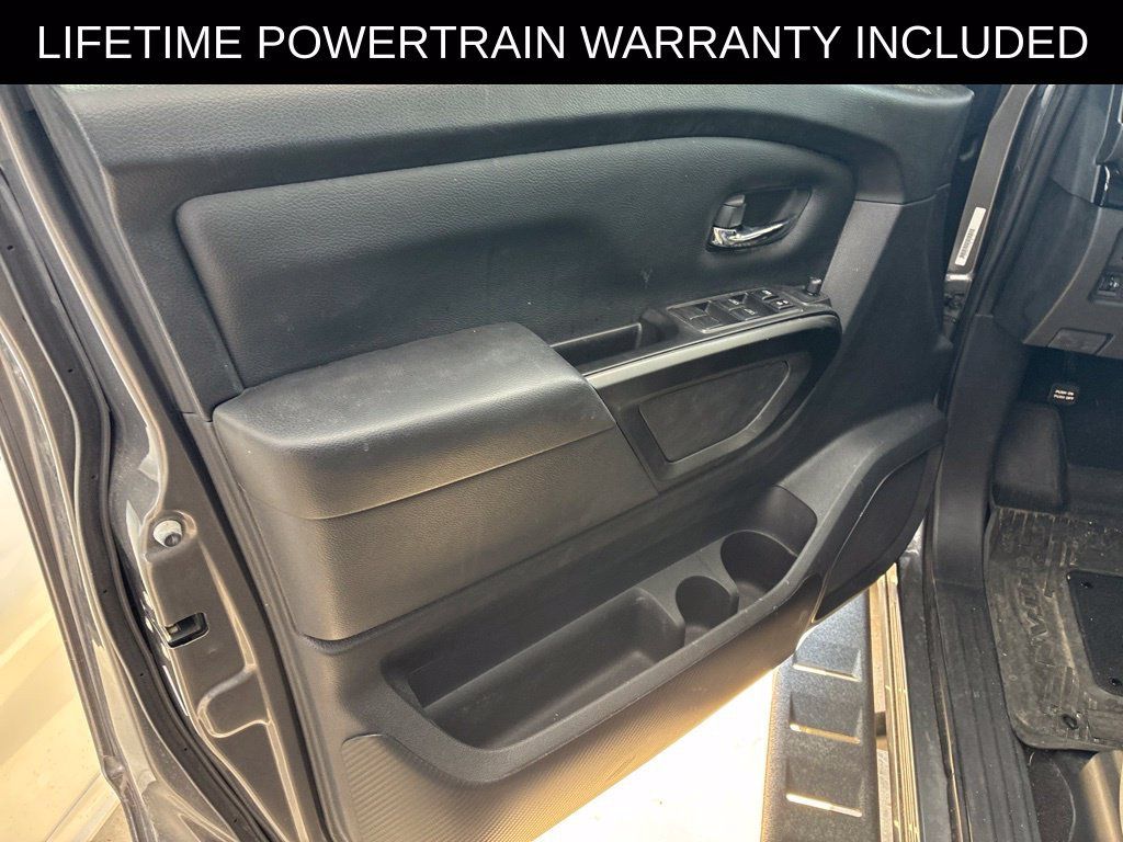 Used 2023 Nissan Titan SV w/ SV Convenience Package RWD image 7