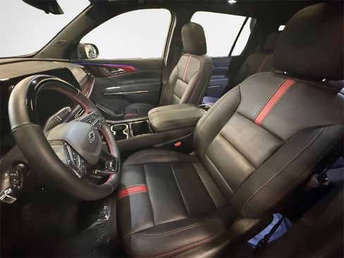 Certified 2025 Chevrolet Traverse RS w/ LPO, Floor Liner Package image 12
