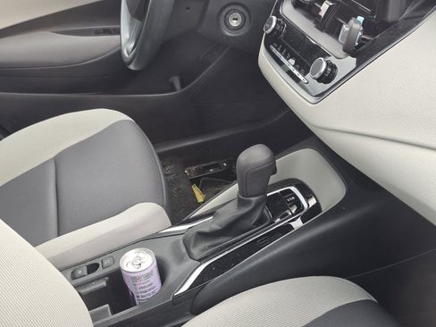 Used 2023 Toyota Corolla LE image 19