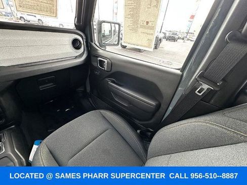 Used 2025 Jeep Gladiator Sport AWD/4WD image 15