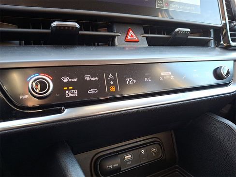 Used 2023 Kia Sportage EX image 14