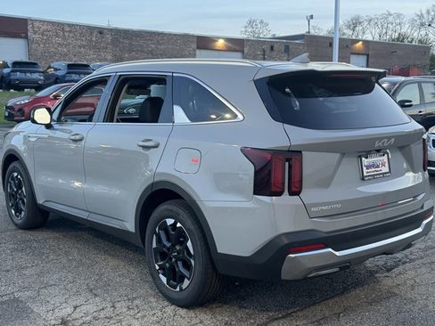New 2026 Kia Sorento S FWD image 25