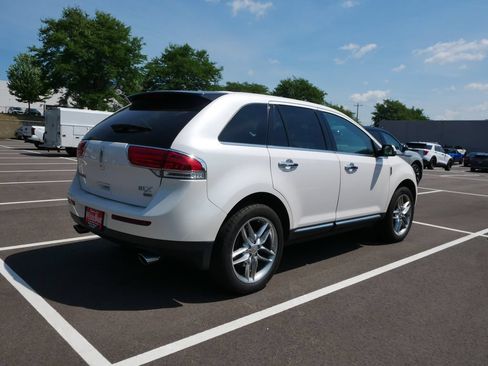 Used 2011 Lincoln MKX AWD w/ 101A Rapid Spec Order Code image 5