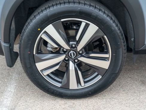 Used 2022 Nissan Rogue Platinum w/ Head-Up Display Package image 12