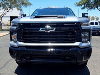 Used 2025 Chevrolet Silverado 2500 Custom w/ Custom Value Package AWD/4WD video 3