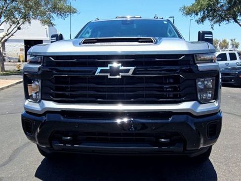 Used 2025 Chevrolet Silverado 2500 Custom w/ Custom Value Package AWD/4WD image 3