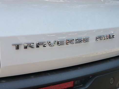 New 2026 Chevrolet Traverse LT w/ Driver Confidence Package AWD/4WD image 4