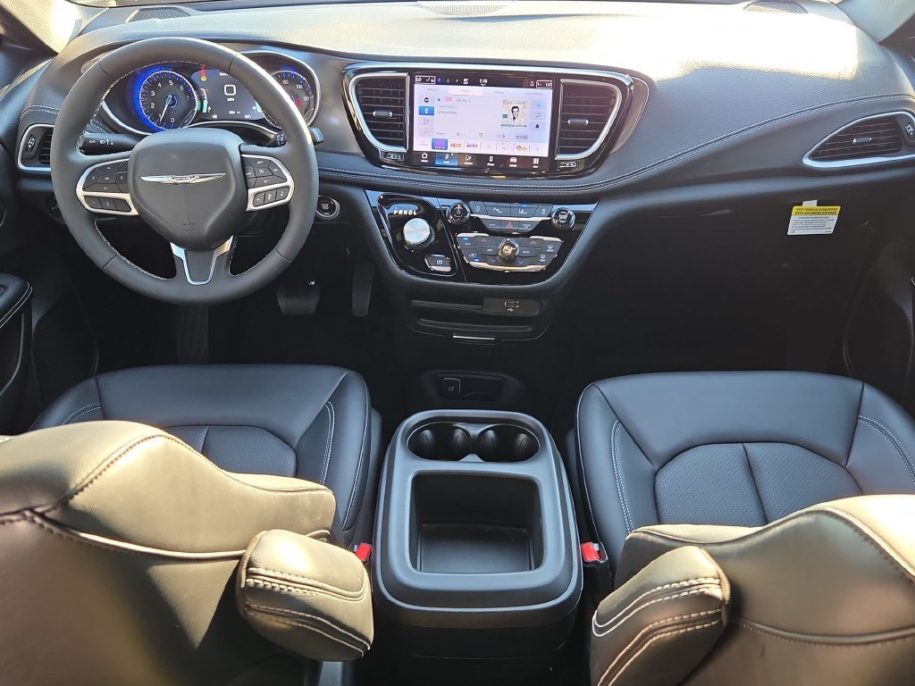 New 2026 Chrysler Pacifica Select FWD image 22