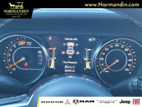Used 2022 Jeep Wrangler Unlimited Sahara AWD/4WD image 8