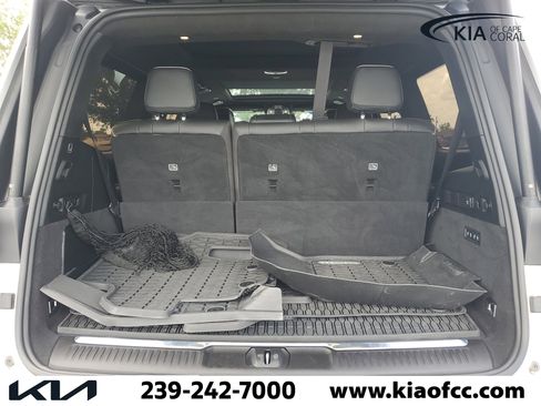 Used 2022 Jeep Grand Wagoneer Series III w/ HD Trailer Tow Package AWD/4WD image 8