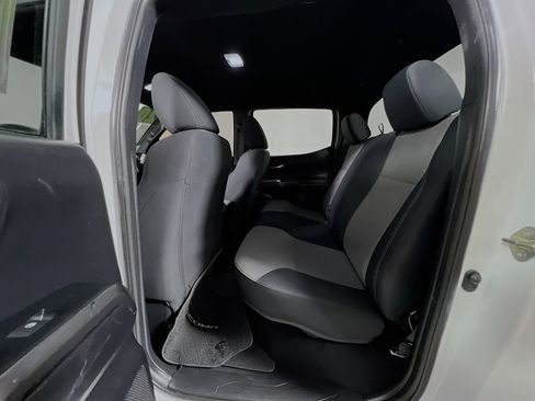 Used 2020 Toyota Tacoma TRD Off-Road AWD/4WD image 29