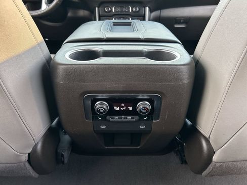 Used 2022 Chevrolet Suburban Z71 w/ Off-Road Capability Package AWD/4WD image 21