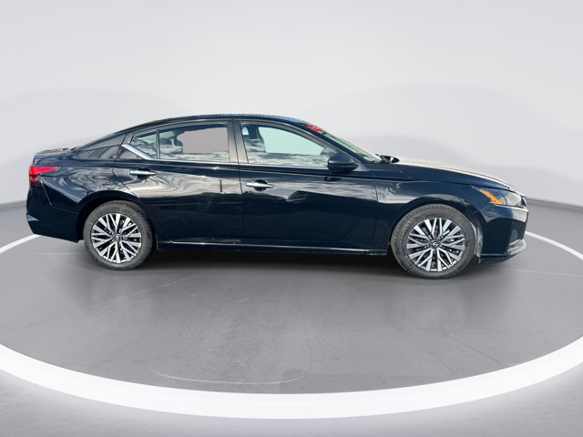 Certified 2024 Nissan Altima 2.5 SV FWD image 4