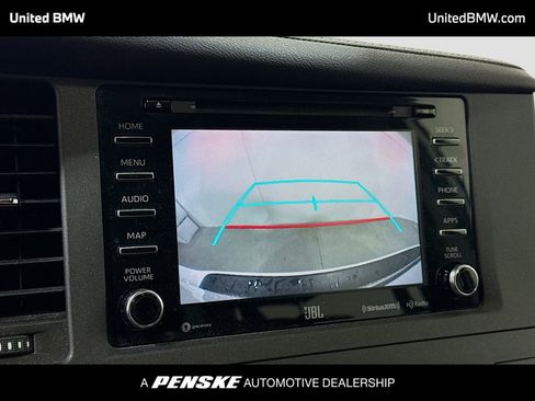 Used 2019 Toyota Sienna SE w/ SE Preferred Package FWD image 9