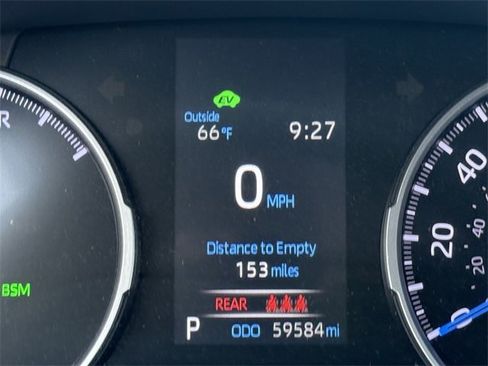 Used 2021 Toyota RAV4 XLE image 16