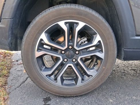 Used 2023 Jeep Compass Limited image 8