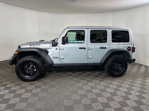 Used 2024 Jeep Wrangler Unlimited image 6