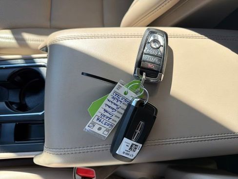 Used 2024 Lincoln Corsair AWD w/ Equipment Group 101A image 30