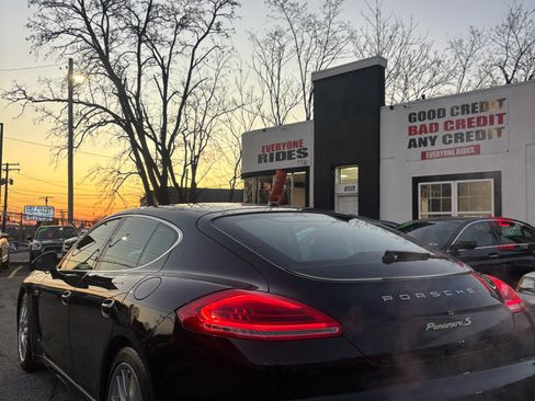 Used 2014 Porsche Panamera S image 3
