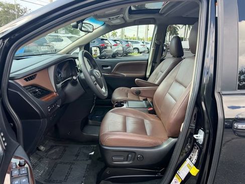 Used 2017 Toyota Sienna Limited Premium AWD/4WD image 10