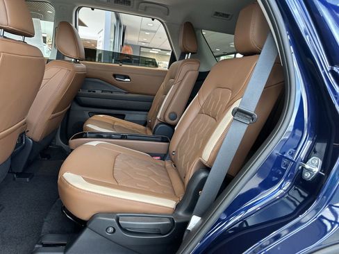 New 2026 Nissan Pathfinder Platinum AWD/4WD image 19