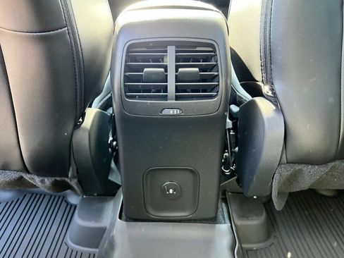 New 2025 Ford Escape SE image 13