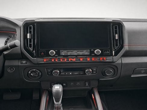 Used 2025 Nissan Frontier PRO-4X w/ Pro Convenience Package AWD/4WD image 18
