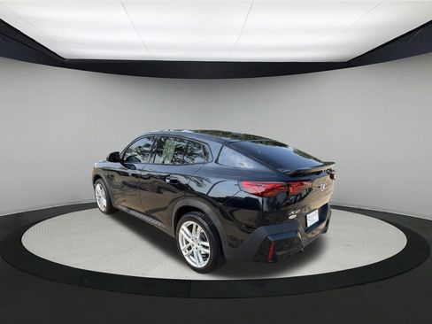 Used 2025 BMW X2 xDrive28i AWD/4WD image 5