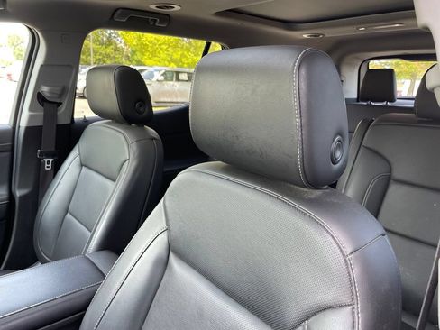 Used 2023 GMC Acadia SLT w/ Elevation Edition FWD image 24